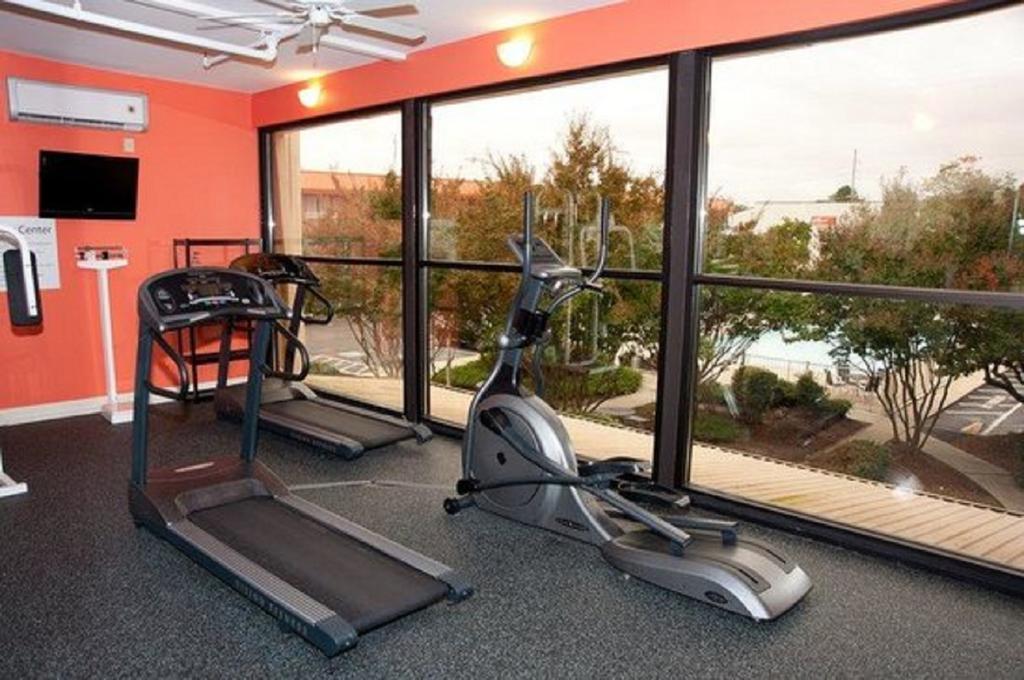 Baymont By Wyndham Fayetteville Fort Bragg Area Eksteriør billede