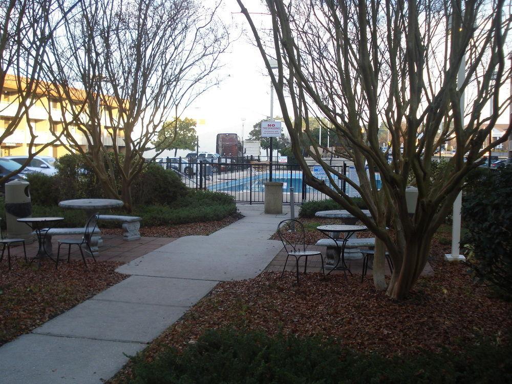 Baymont By Wyndham Fayetteville Fort Bragg Area Eksteriør billede