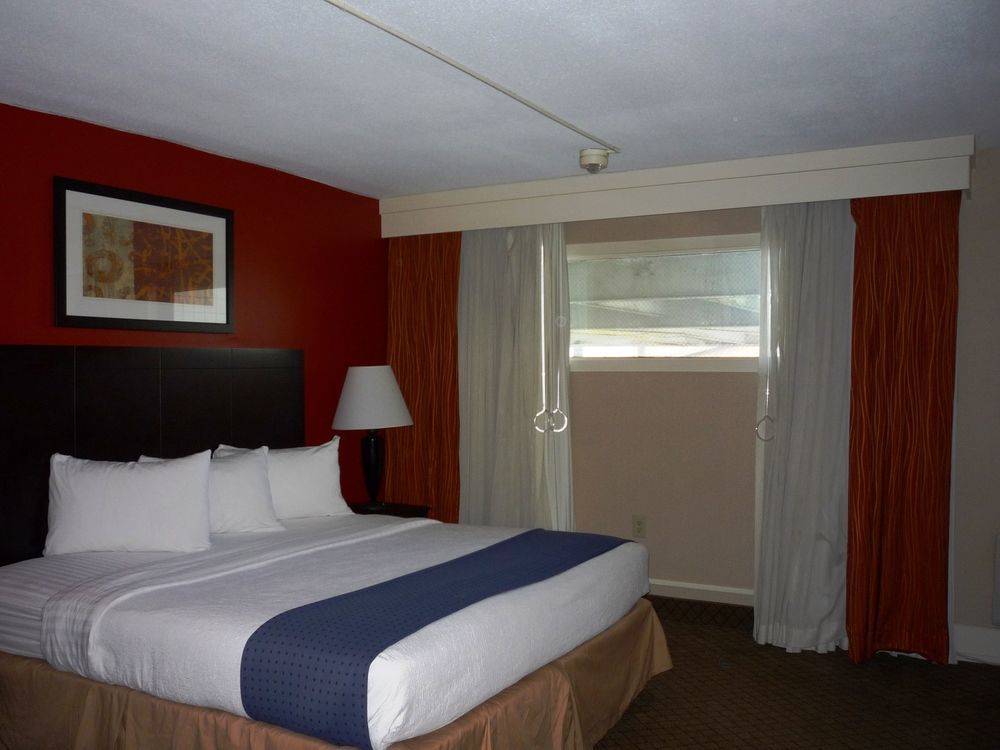 Baymont By Wyndham Fayetteville Fort Bragg Area Eksteriør billede