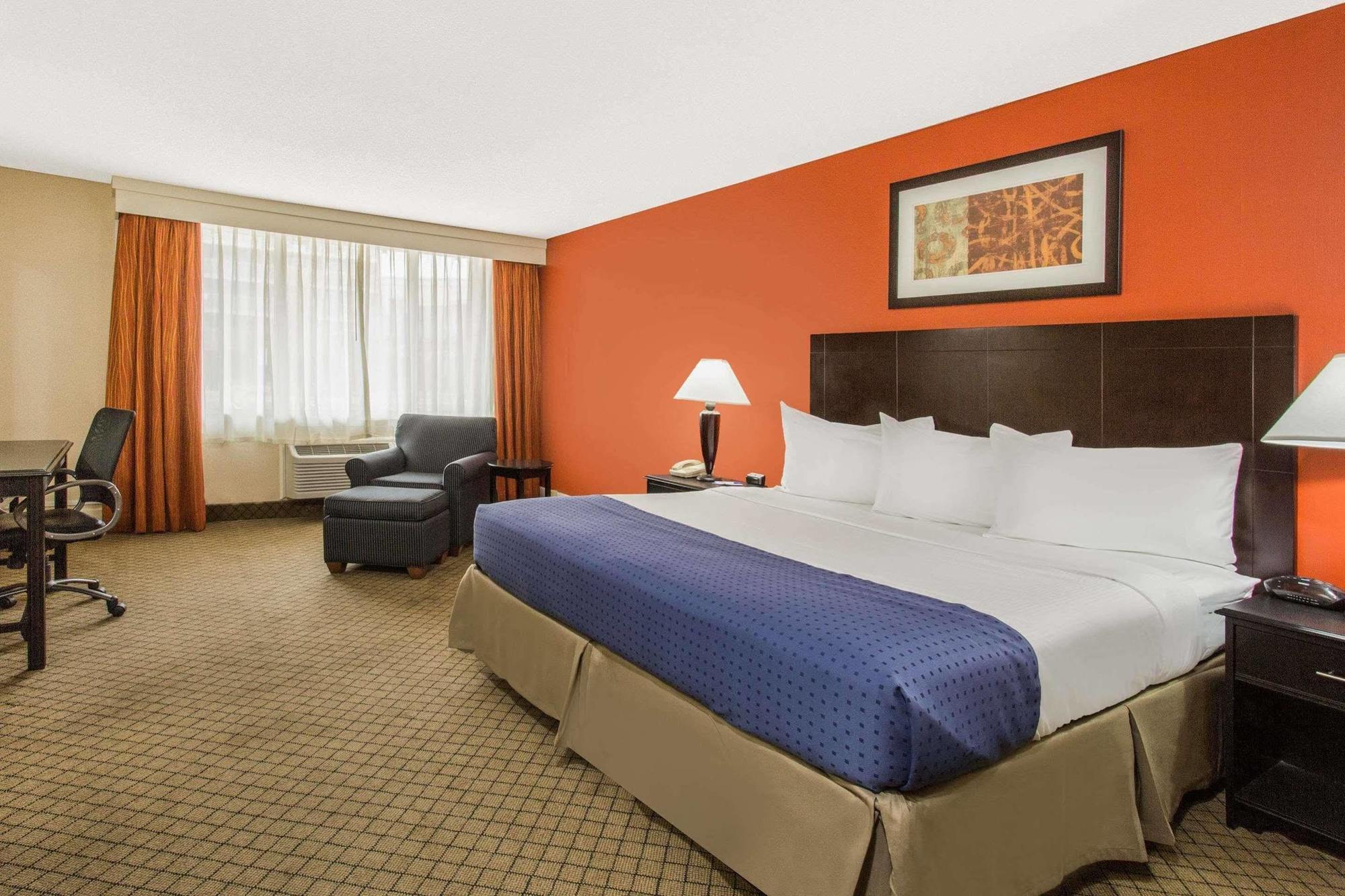 Baymont By Wyndham Fayetteville Fort Bragg Area Eksteriør billede
