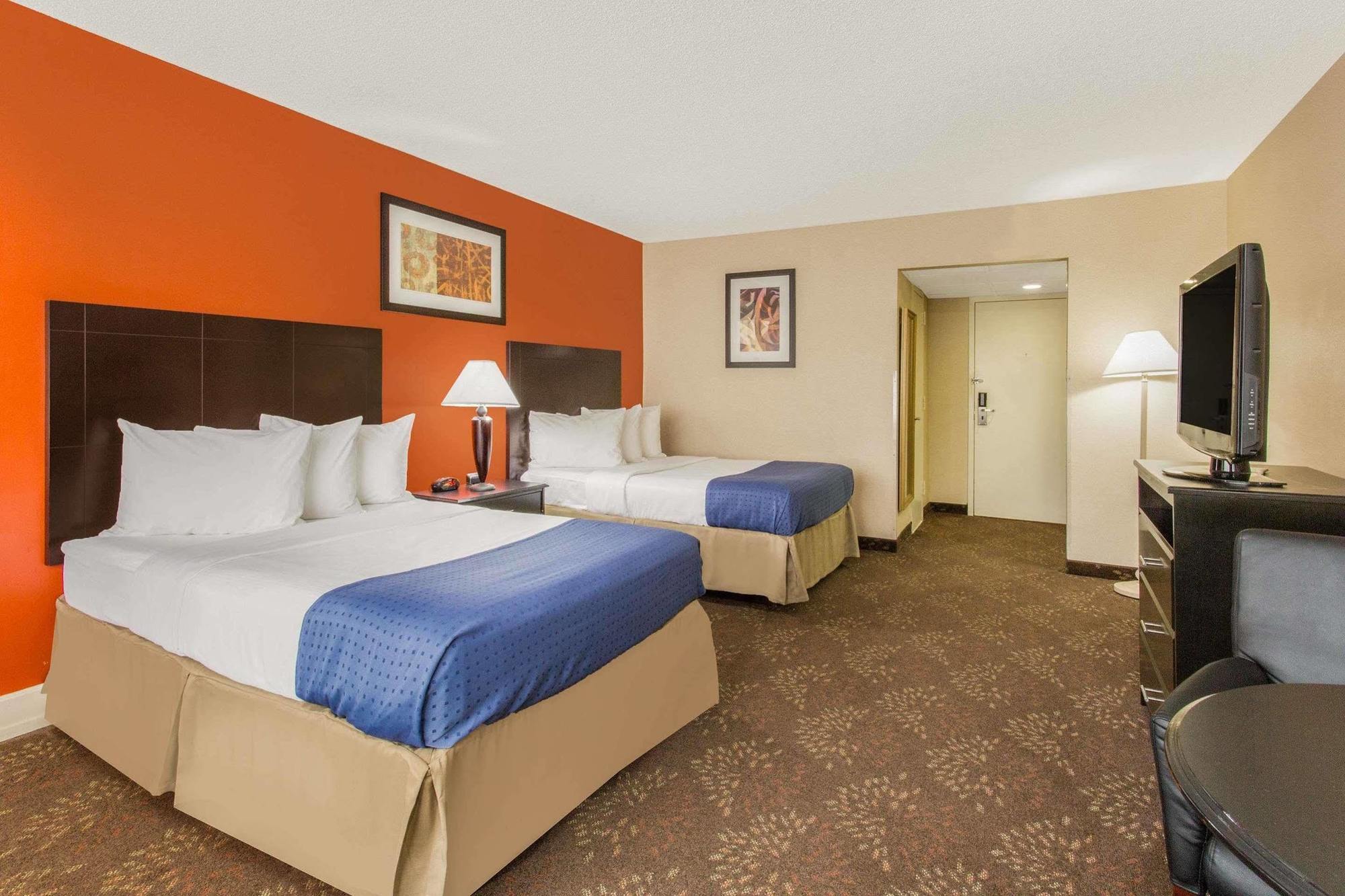 Baymont By Wyndham Fayetteville Fort Bragg Area Eksteriør billede