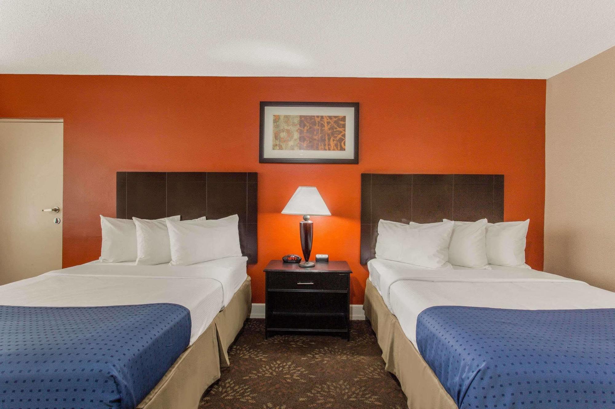 Baymont By Wyndham Fayetteville Fort Bragg Area Eksteriør billede