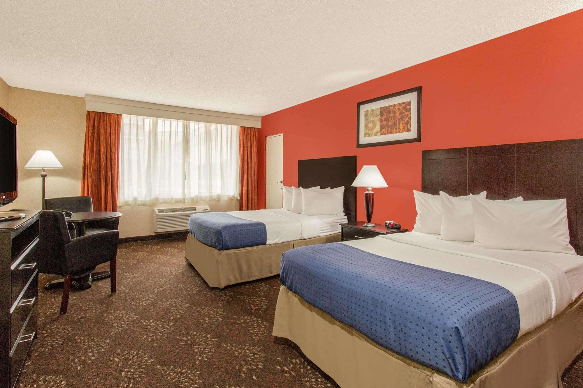 Baymont By Wyndham Fayetteville Fort Bragg Area Eksteriør billede