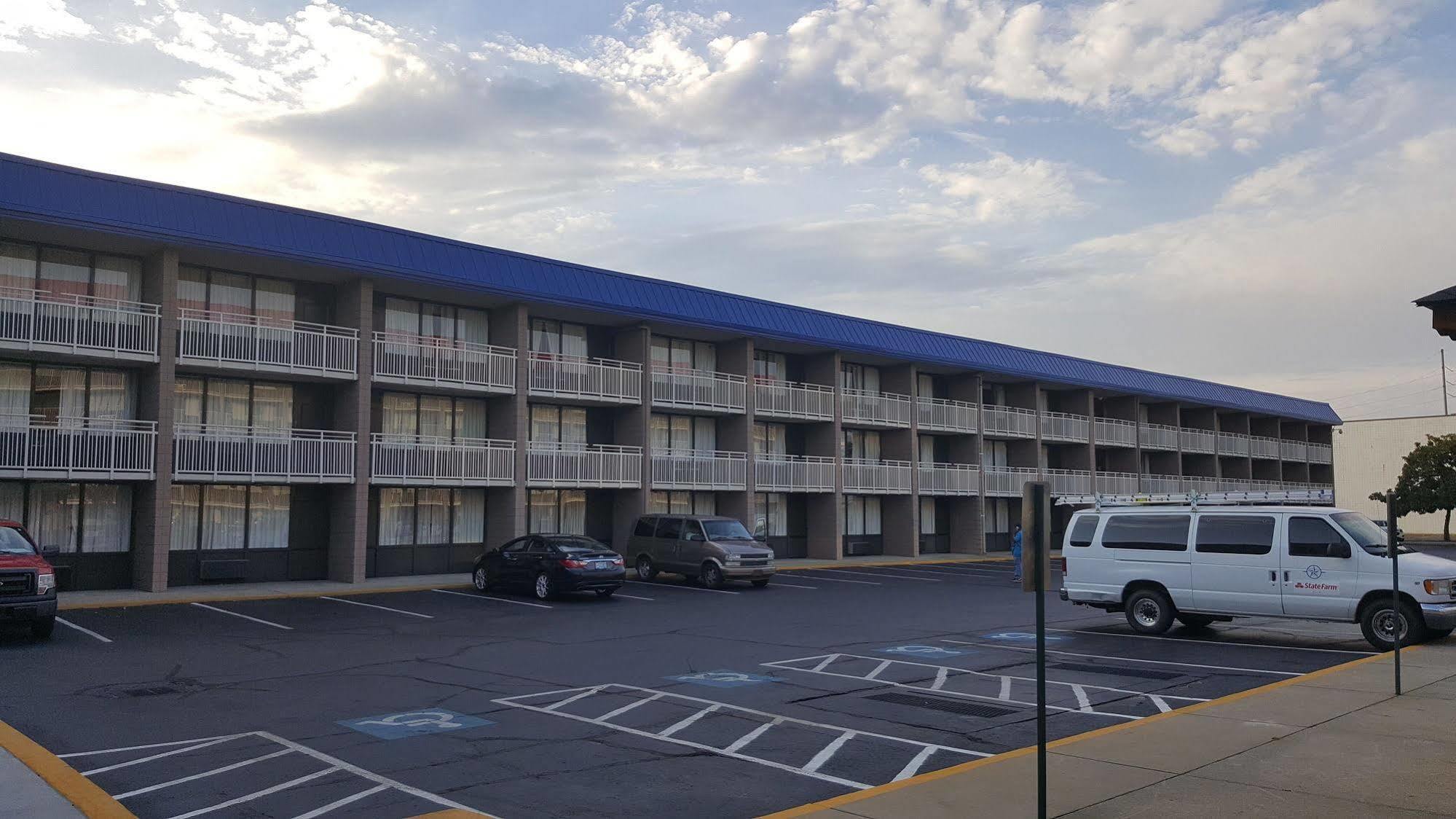 Baymont By Wyndham Fayetteville Fort Bragg Area Eksteriør billede